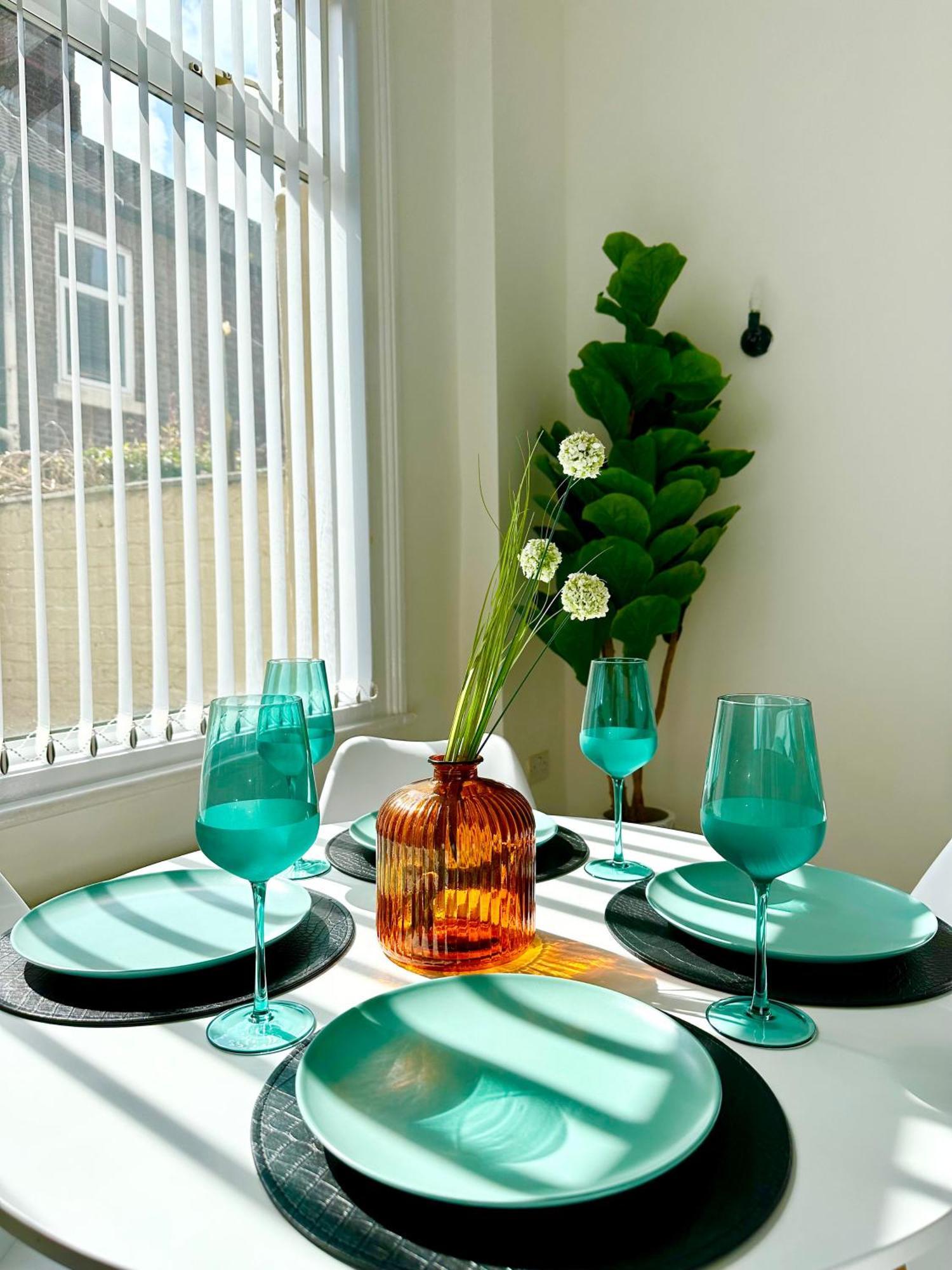 リヴァプール Cosy & Modern 4Bd House Near Anfield Stadiumヴィラ エクステリア 写真