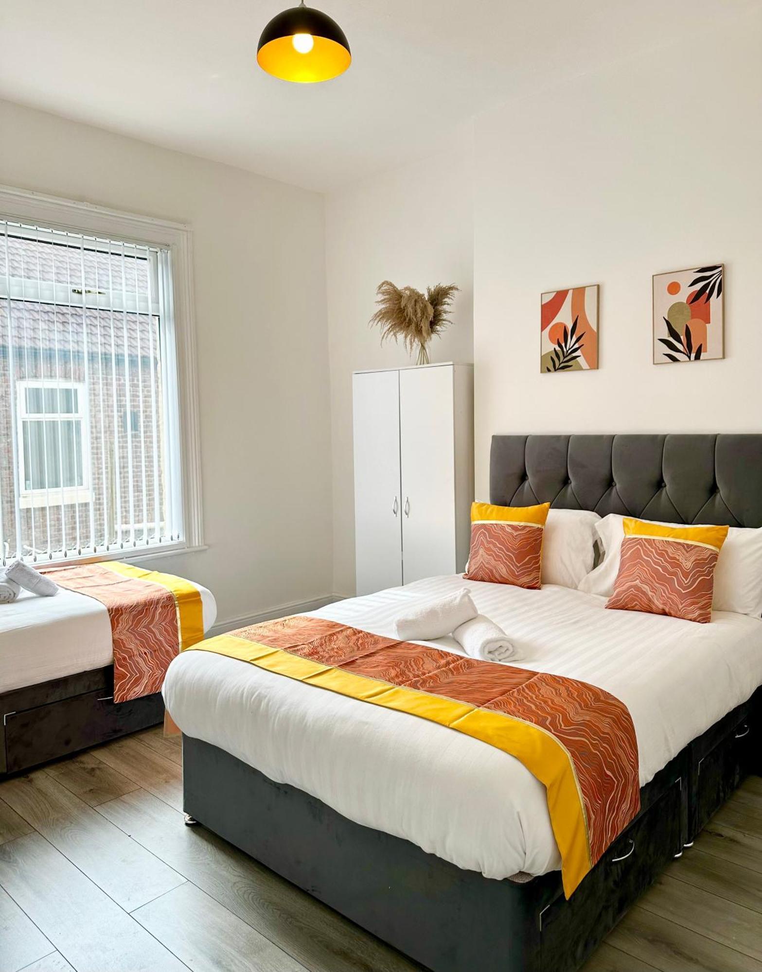 リヴァプール Cosy & Modern 4Bd House Near Anfield Stadiumヴィラ エクステリア 写真