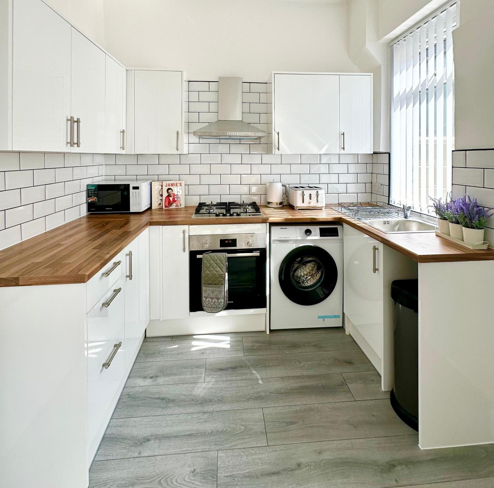 リヴァプール Cosy & Modern 4Bd House Near Anfield Stadiumヴィラ エクステリア 写真